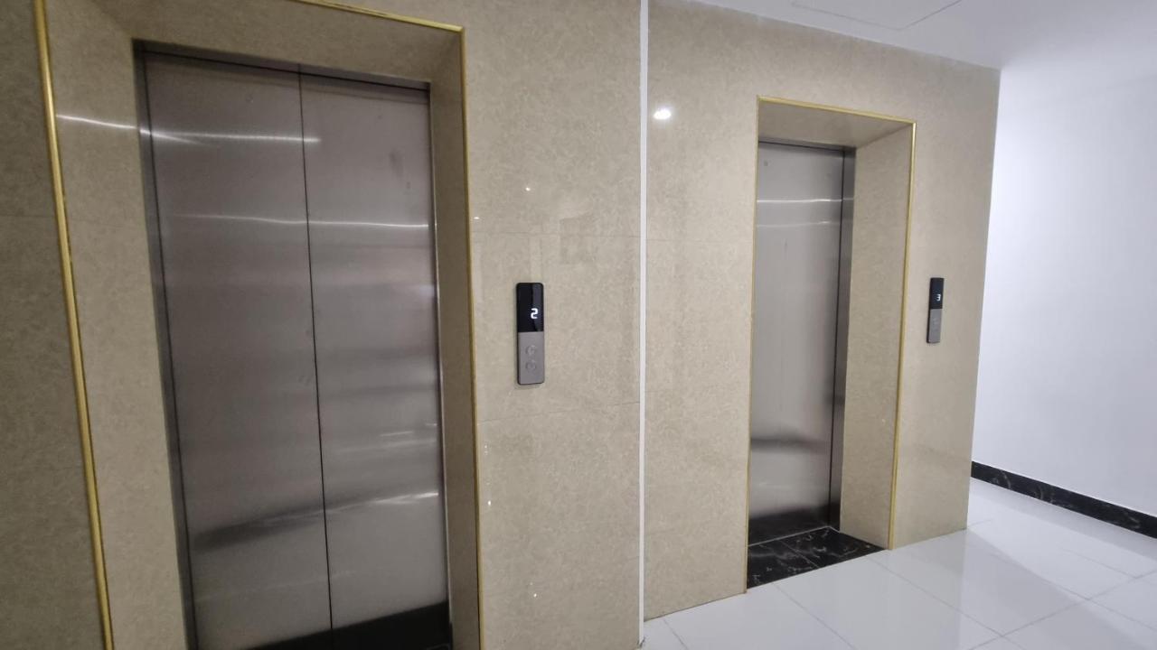 Era Apartment Khuc Thua Du Hanoi Exterior foto