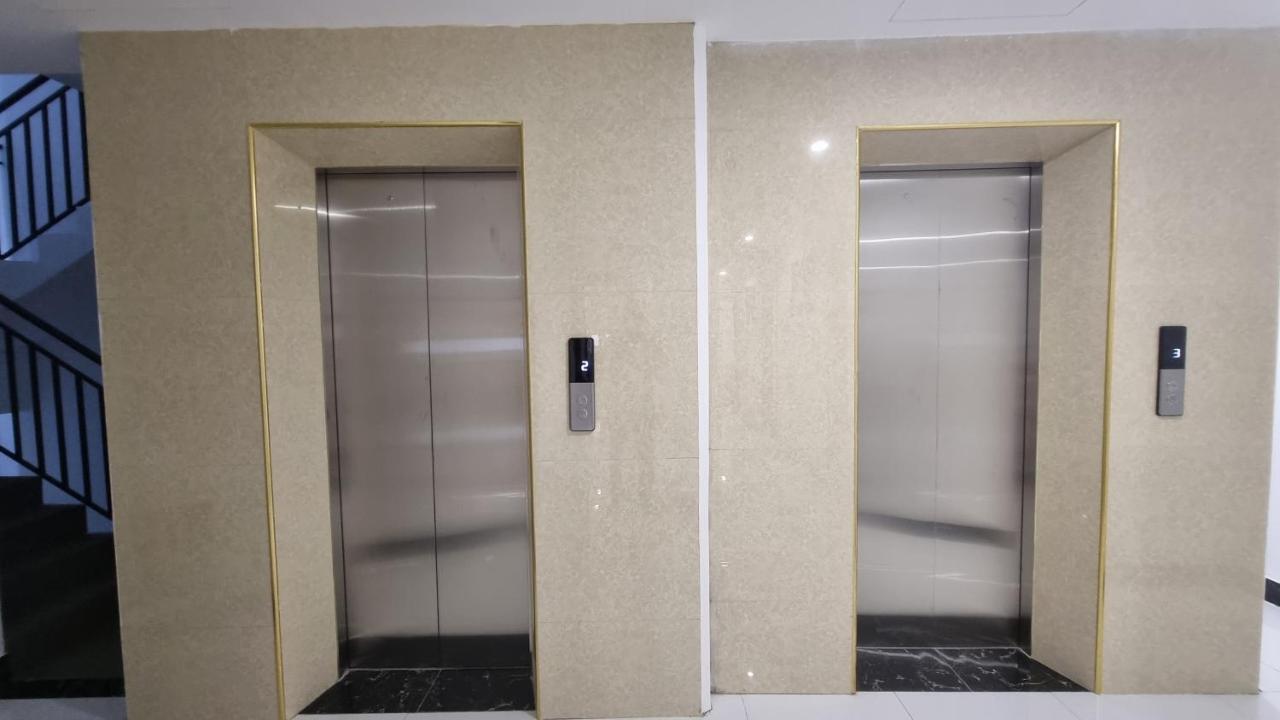 Era Apartment Khuc Thua Du Hanoi Exterior foto